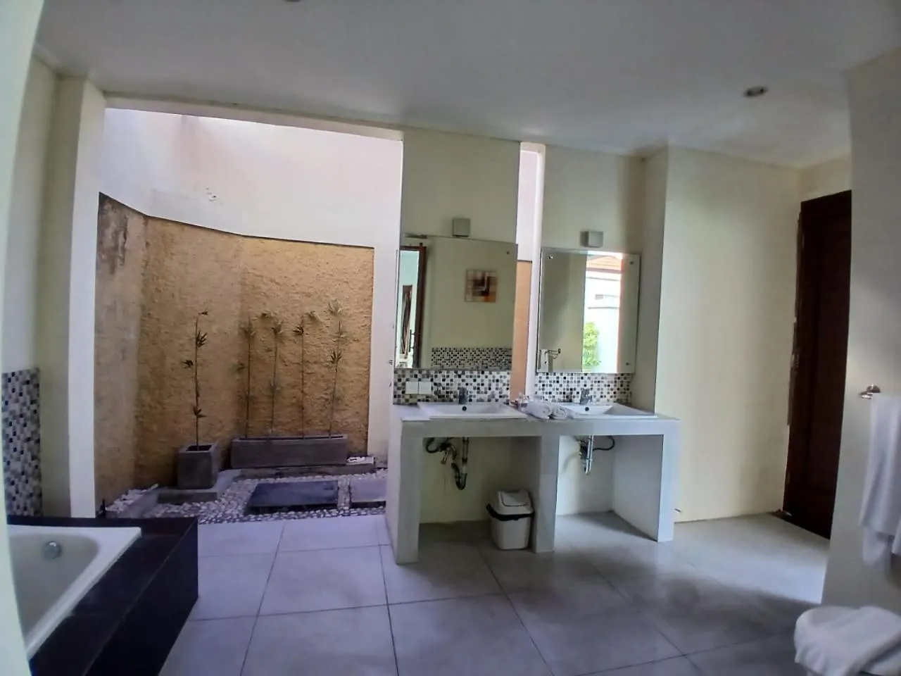 Villa Putri In Seminyak 0*,